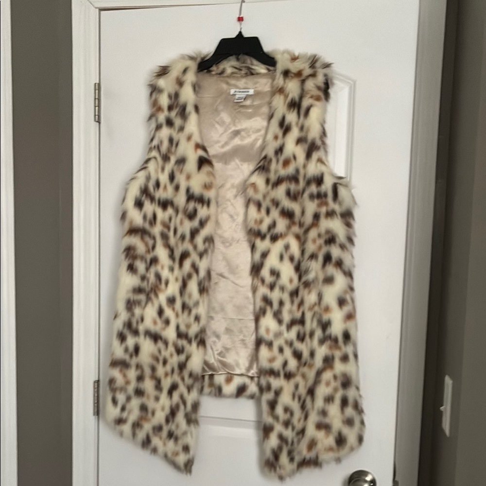 Chic Leopard Print Faux Fur Vest